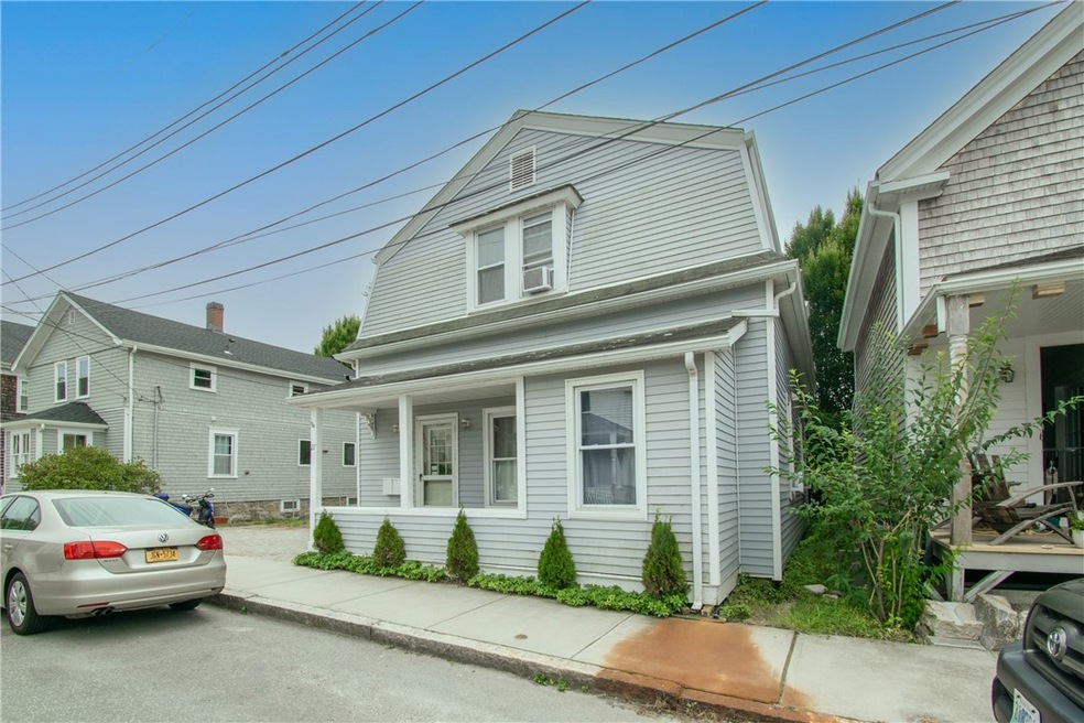 27 Potter St unit 2, Newport, RI 02840 - photo 1