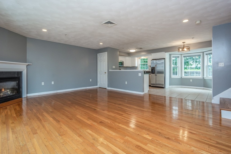 2 Ricciuti Dr unit 5, Quincy, MA 02169 - photo 1