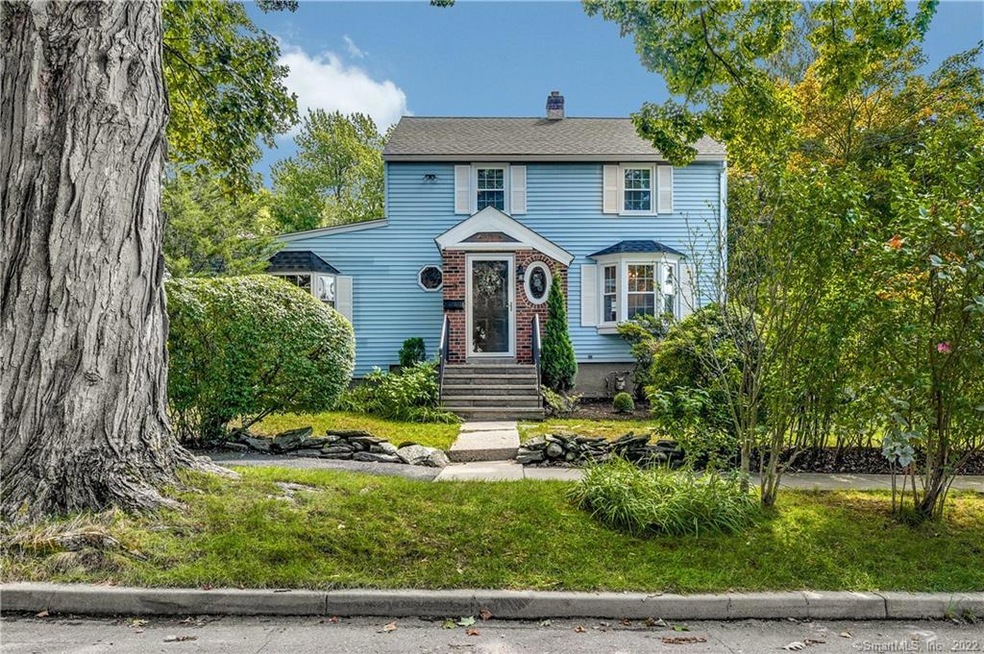 9 Newman Place, Fairfield, CT 06825 - photo 1