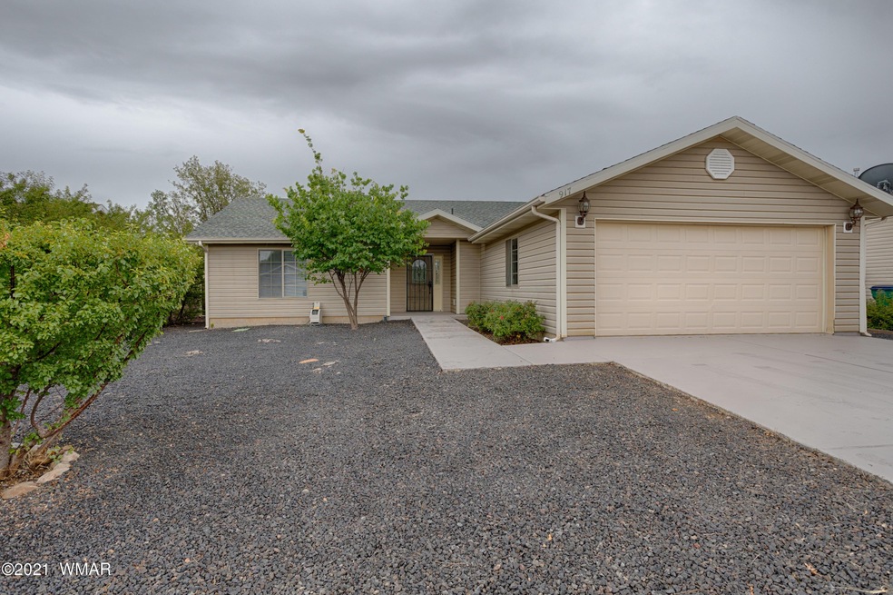 917 S Hunters Run, Show Low, AZ 85901 - photo 1