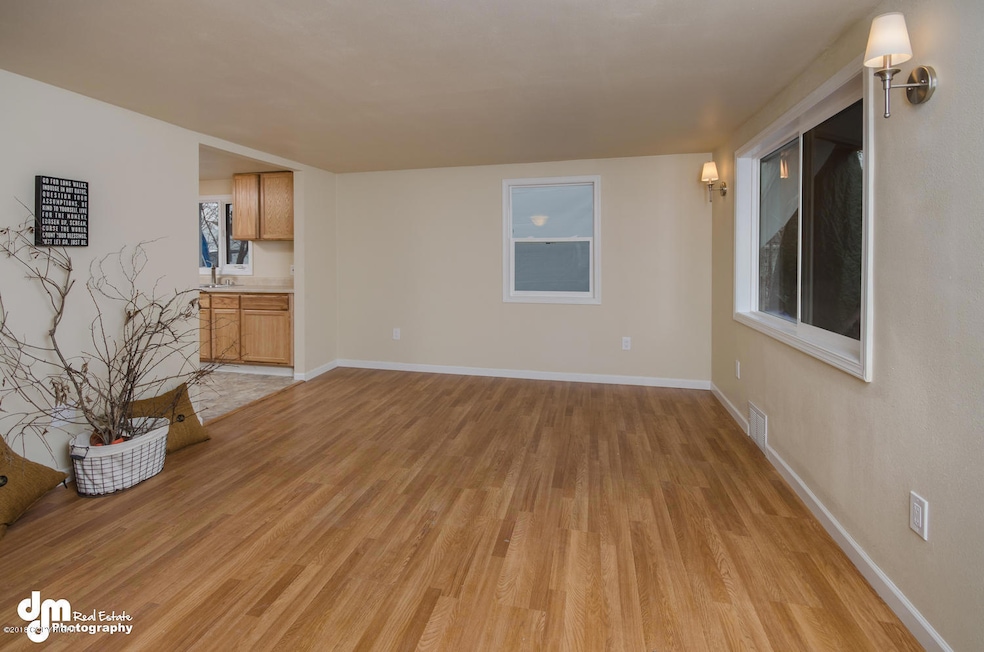 3804 Wilson Street Anchorage-large-005-L
