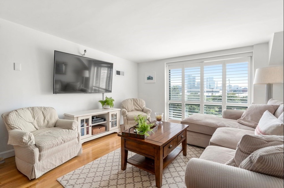 Parris Landing unit 1523, Charlestown, MA 02129 - photo 1