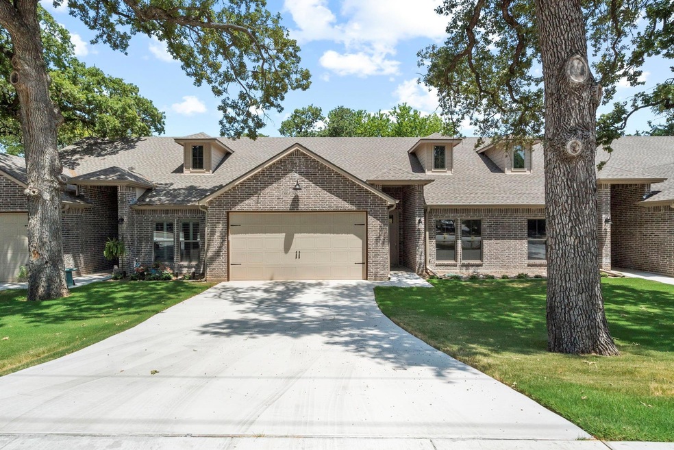 508 W Oak St, Weatherford, TX 76086 - photo 1