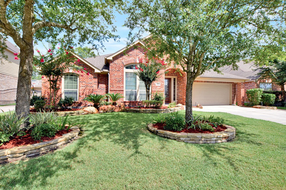 31943 Wildwood Park Ln, Conroe, TX 77385 - photo 1