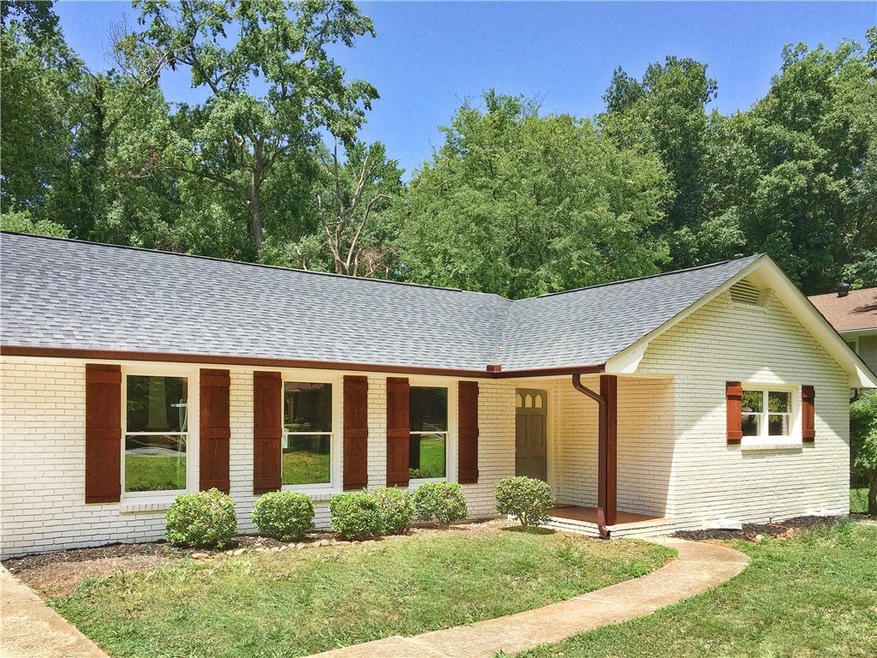 Gorgeous Renovation In The Heart of Downtown Alpha