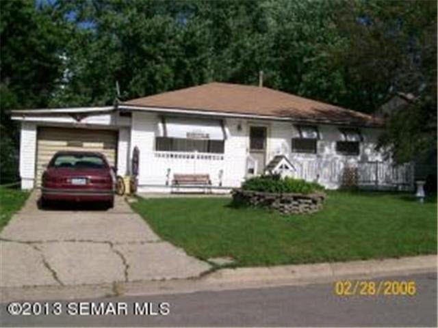 935 S 3rd Ave, Albert Lea, MN 56007 - photo 1