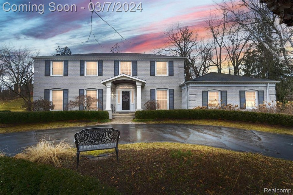 7460 Stony River Ct, Bloomfield Hills, MI 48301 - photo 1