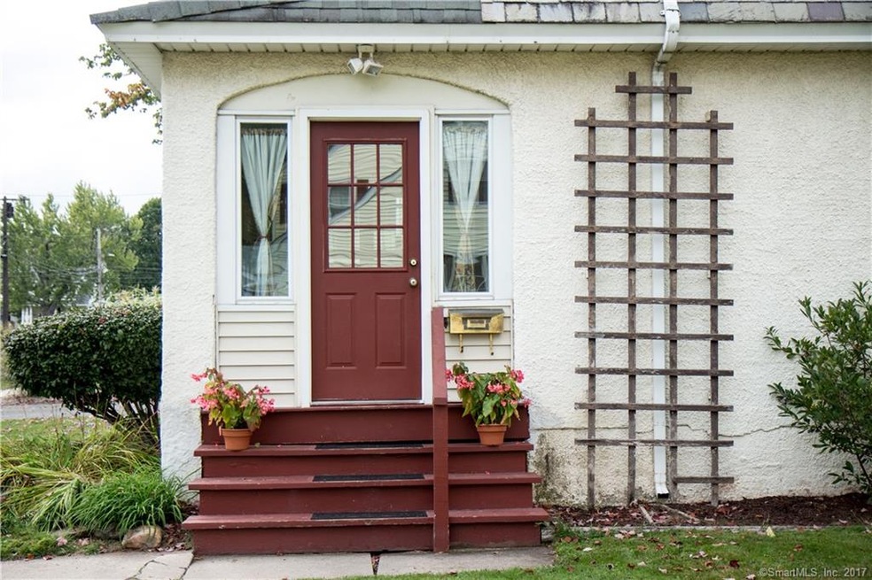 112 Washington Cir, West Hartford, CT 06119 - photo 1