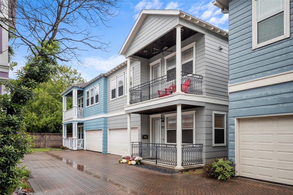 917 Yale St unit B, Houston, TX 77008 - photo 1