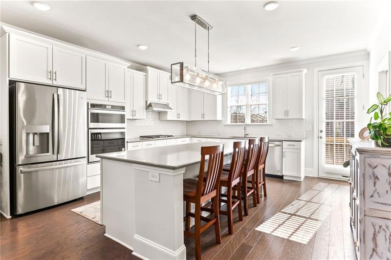 Fabulous kitchen with 42 inch cabinets, quartz cou