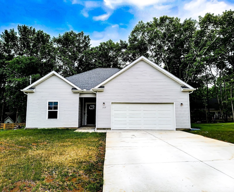 337 Hilltop Dr, Shelbyville, TN 37160 - photo 1