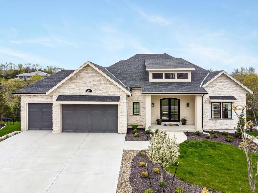 9438 Marion St, Lenexa, KS 66220 - photo 1