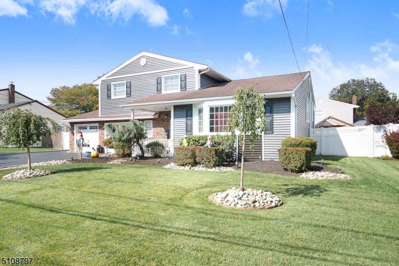 85 Louis Ave, Middlesex, NJ 08846 - photo 1