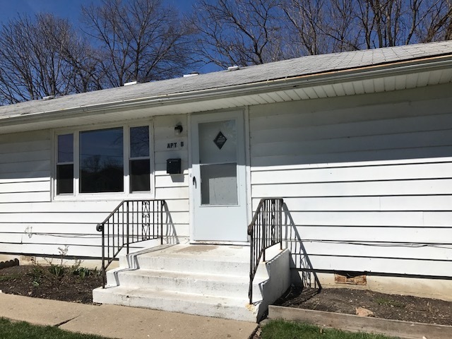 1021 S Elmwood Ave unit B, Waukegan, IL 60085 - photo 1