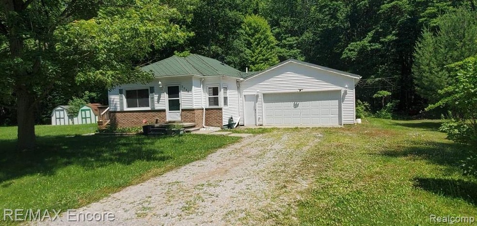 2048 Carmen Dr, Kimball, MI 48074 - photo 1