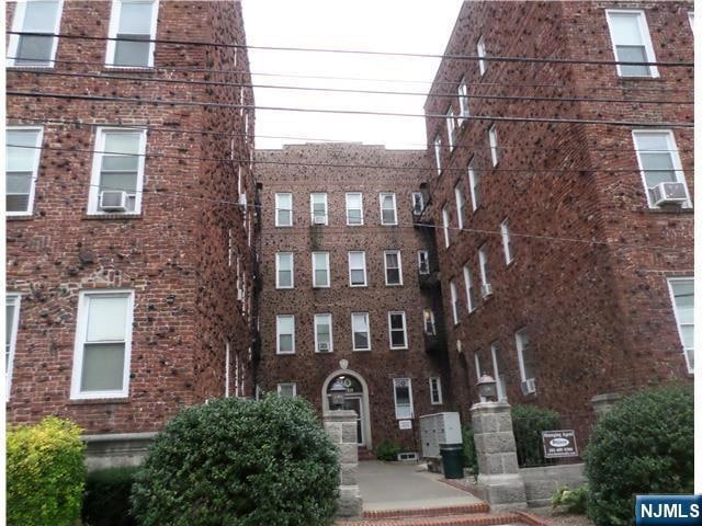 For Rent $1,600/month