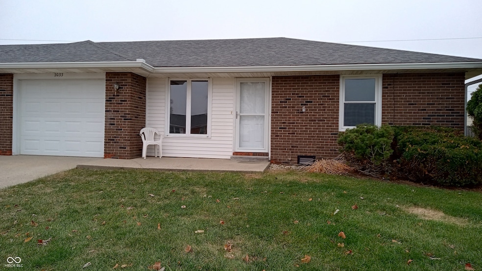 2033 Alhambra Ct unit B, Anderson, IN 46013 - photo 1