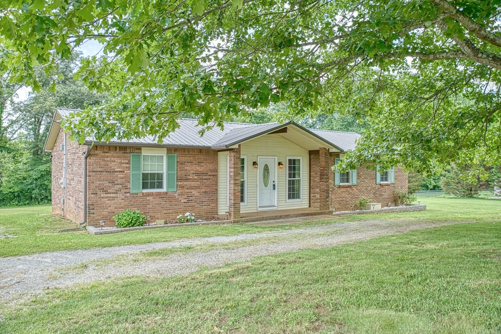 639 Cindy Dr, Cookeville, TN 38506 - photo 1