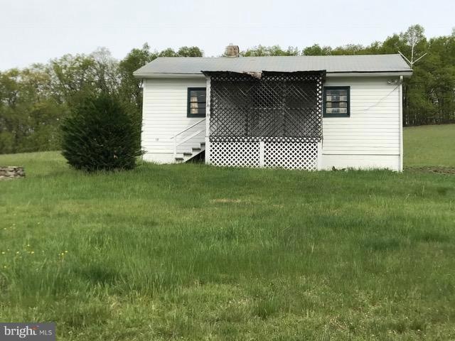 112 S Timber Ridge Rd, Cross Junction, VA 22625 - photo 1