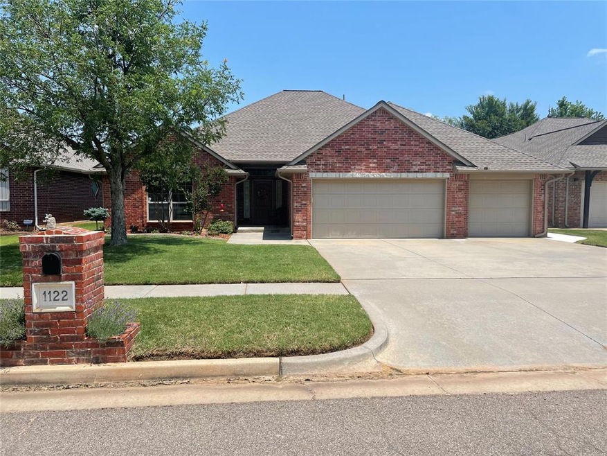 1122 Jacob Dr, Moore, OK 73160 - photo 1