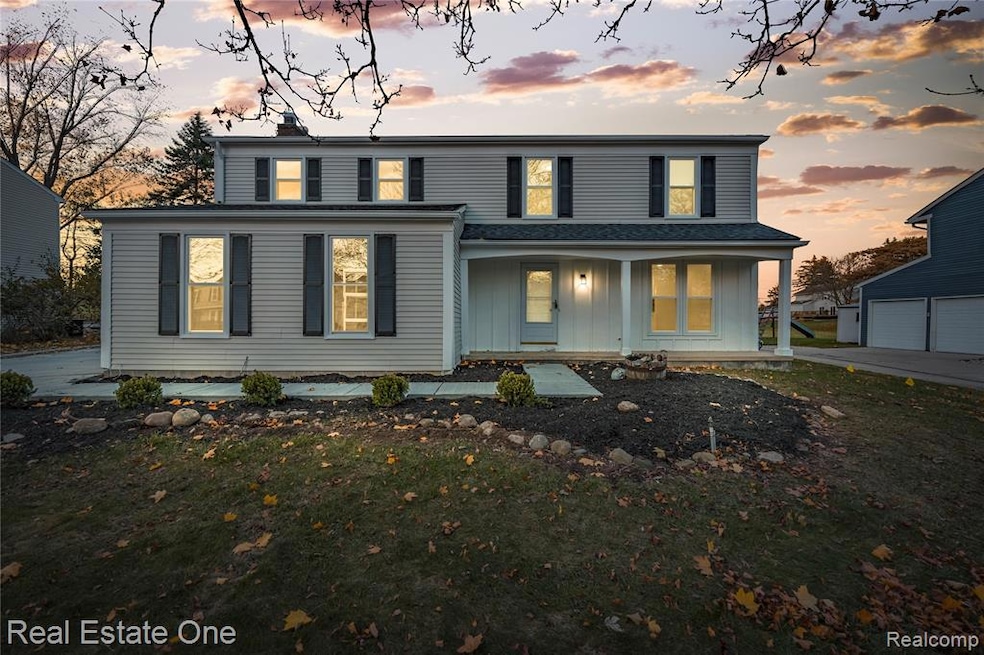 5426 N Piccadilly, West Bloomfield, MI 48322 - photo 1