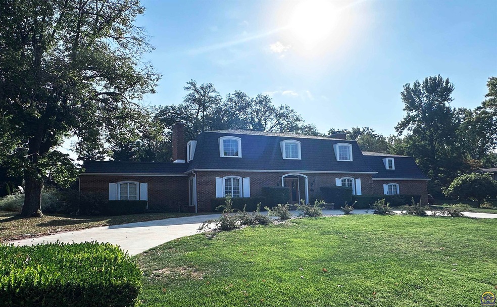 2858 SW Plass Ave, Topeka, KS 66611 - photo 1