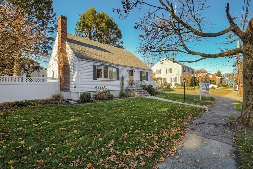 127 Albemarle Rd, Newtonville, MA 02460 - photo 1