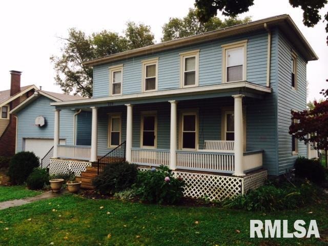 229 7th St, Lincoln, IL 62656 - photo 1