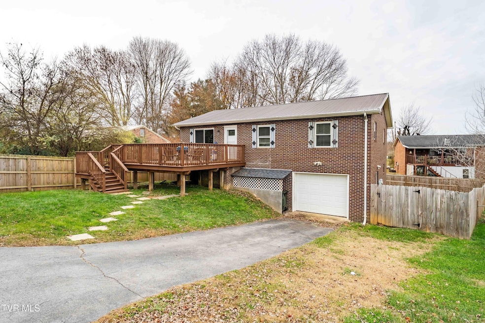 121 Valley Cir, Gray, TN 37615 - photo 1