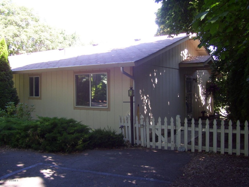 306 North 18th Avenue, Yakima