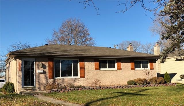 27505 Larry St, Roseville, MI 48066 - photo 1