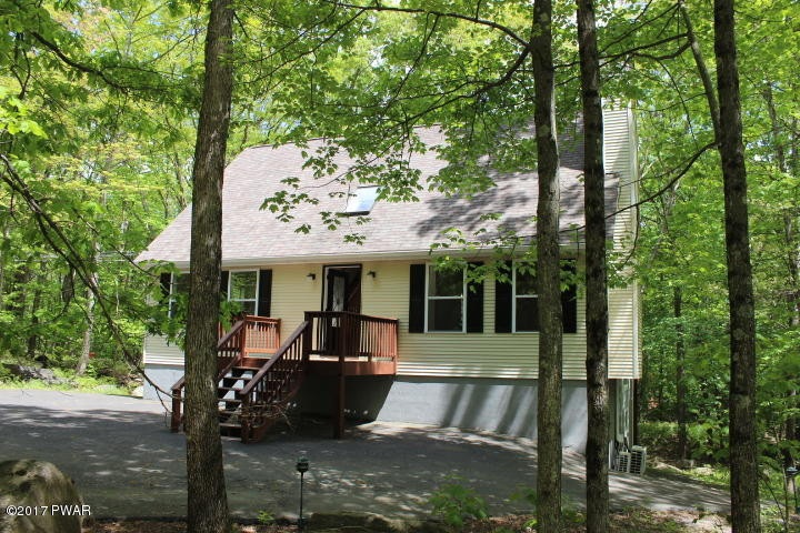 207 Basswood Dr, Hawley, PA 18428 - photo 1