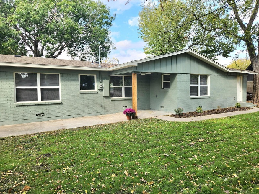 1702 Merrywood Way, Gainesville, TX 76240 - photo 1