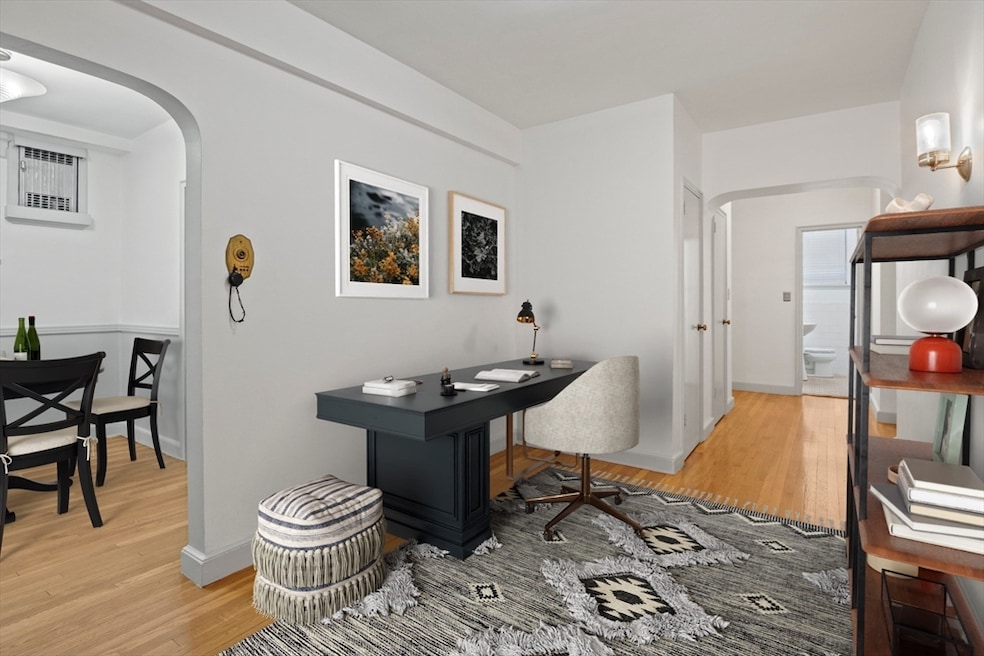 58 Elm St unit 1, Worcester, MA 01609 - photo 1