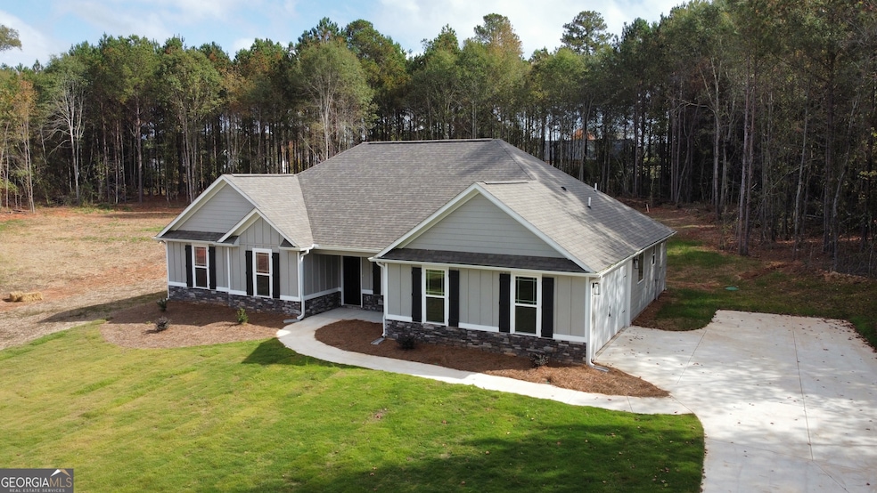 117 Brothers Ct, Barnesville, GA 30204 - photo 1