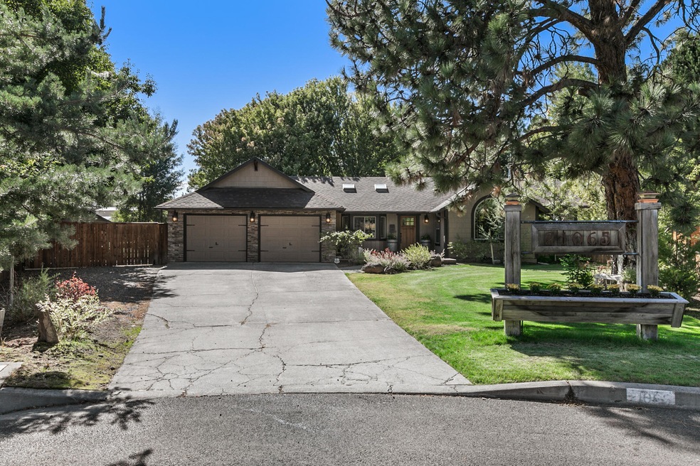 21065 Lost Valley Ct, Bend, OR 97702 - photo 1