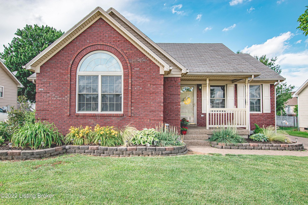 212 Aulbern Dr W, Mount Washington, KY 40047 - photo 1