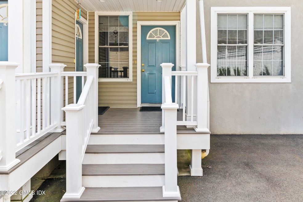 285 Davis Ave unit 1B, Greenwich, CT 06830 - photo 1