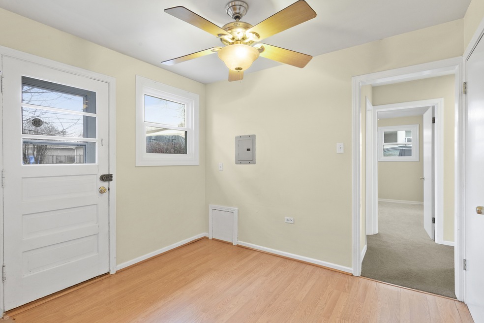 926 S 6th Ave, Des Plaines, IL 60016 - photo 1