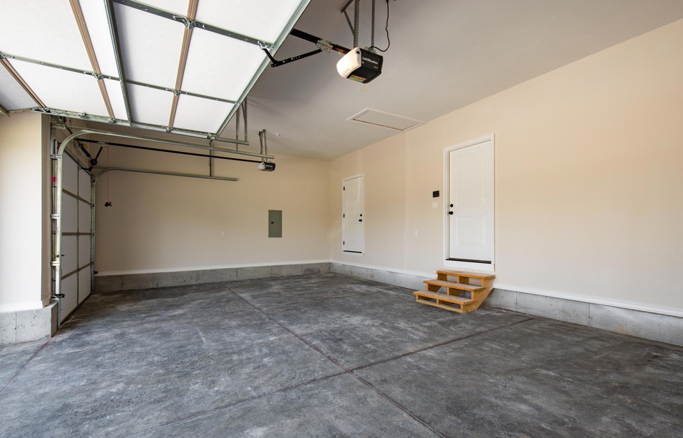 4 Garage Interior