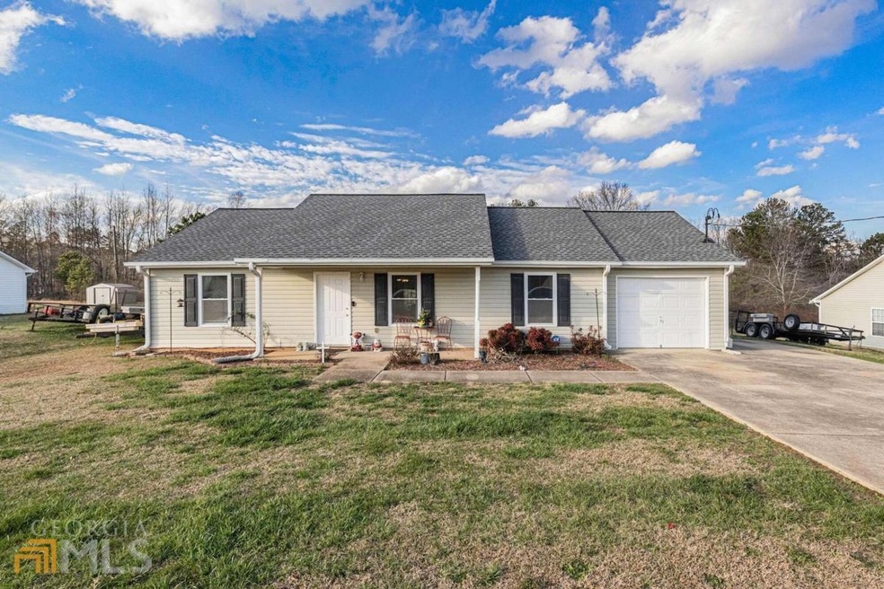 366 Lambert Overlook Cir, Carrollton, GA 30117 - photo 1