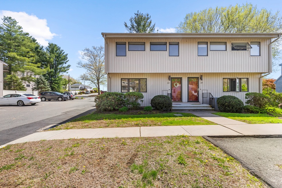 22 In Town Terrace unit 22, Middletown, CT 06457 - photo 1