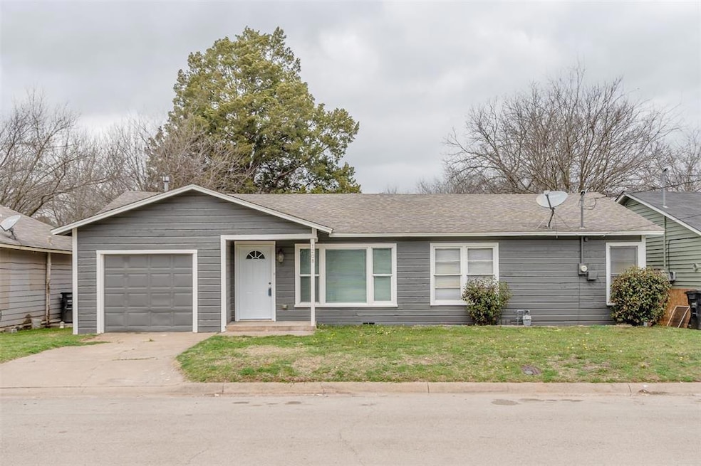 1208 W Lone Star Ave, Cleburne, TX 76033 - photo 1