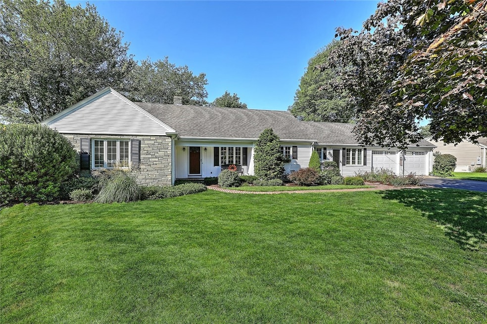 47 Newell Dr, Cumberland, RI 02864 - photo 1