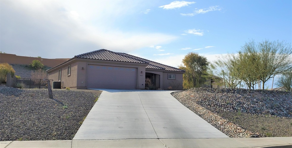 660 Sierra Vista Front