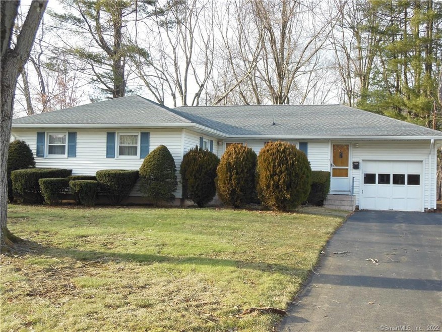 7 Greenbrier Dr, West Hartford, CT 06117 - photo 1