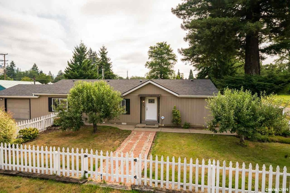 182 9th St, Lyons, OR 97358 - photo 1