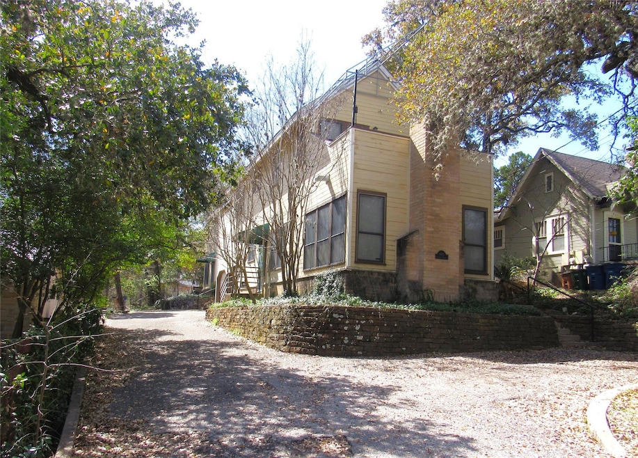 View of home's exterior