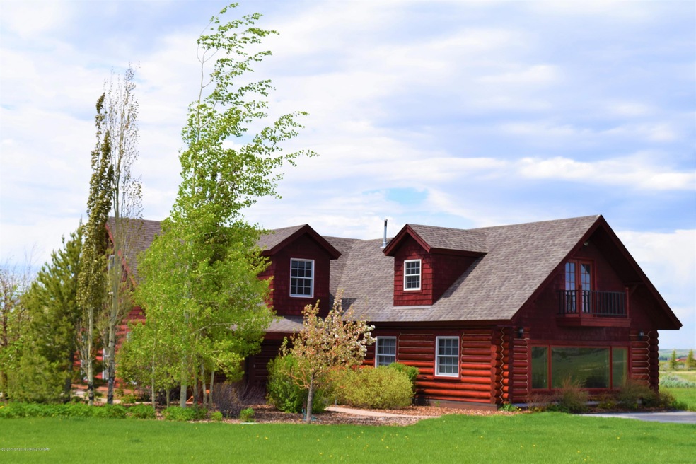 4 br 3 ba log home
