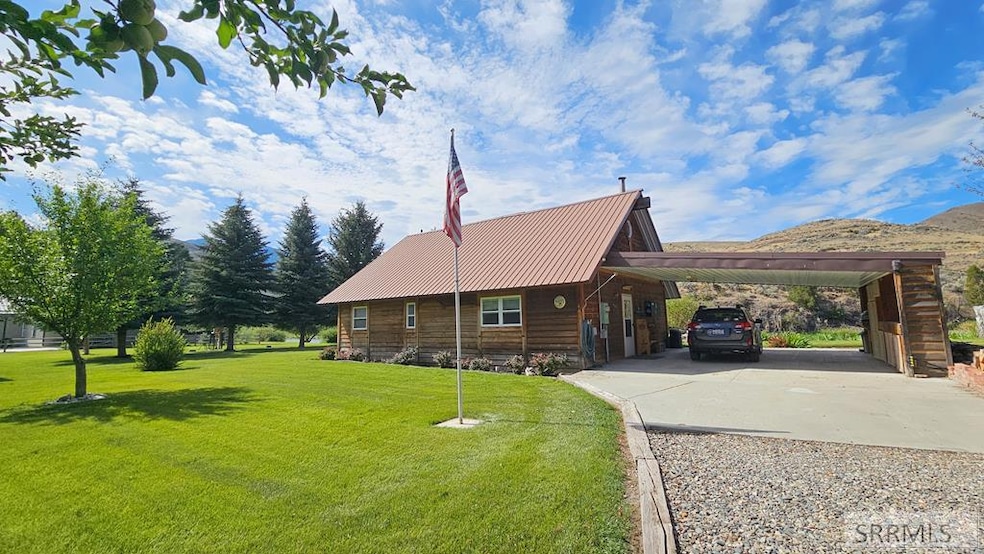 443 W Elkhorn Rd, Salmon, ID 83467 - photo 1